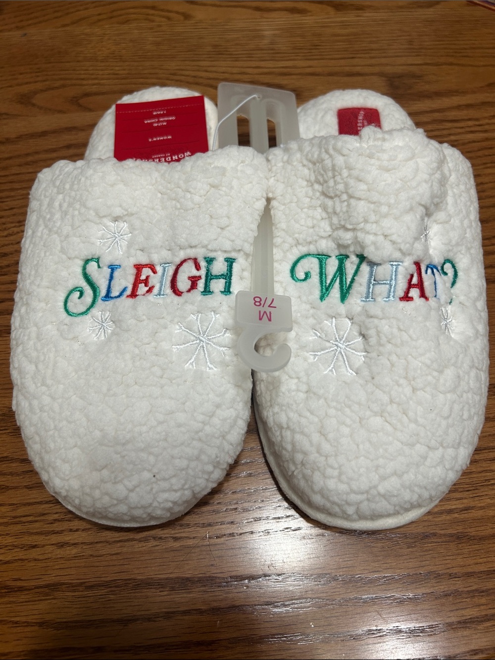 Wondershop White Plush Slip-On Slippers with Colorful Embroidery NWT Size 7/8
